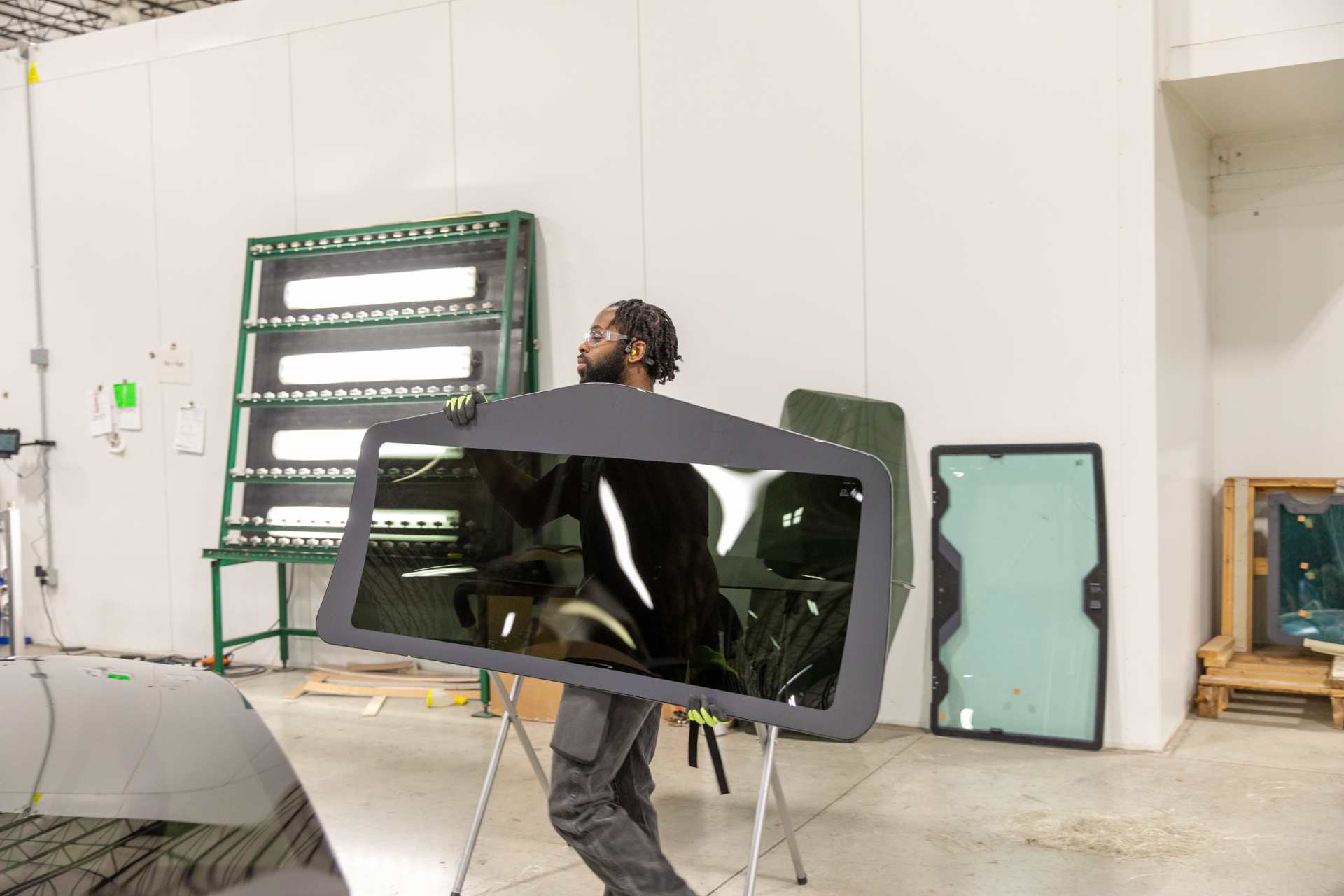 Bent laminated glass windshield